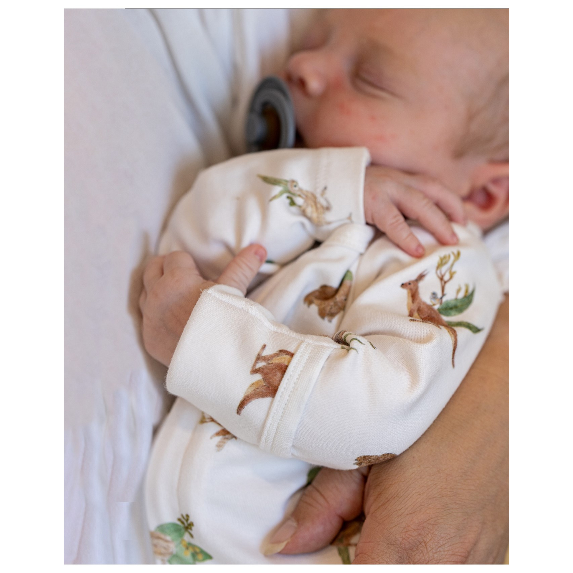 Bebe Australiana Organic Ls Zipsuit - Australiana Print