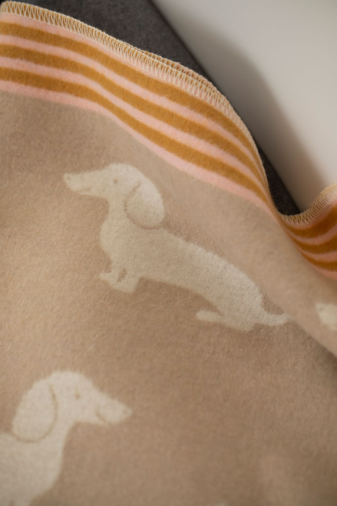 David Fussenegger Ecru Dachshund Juwel Bassinet Blanket