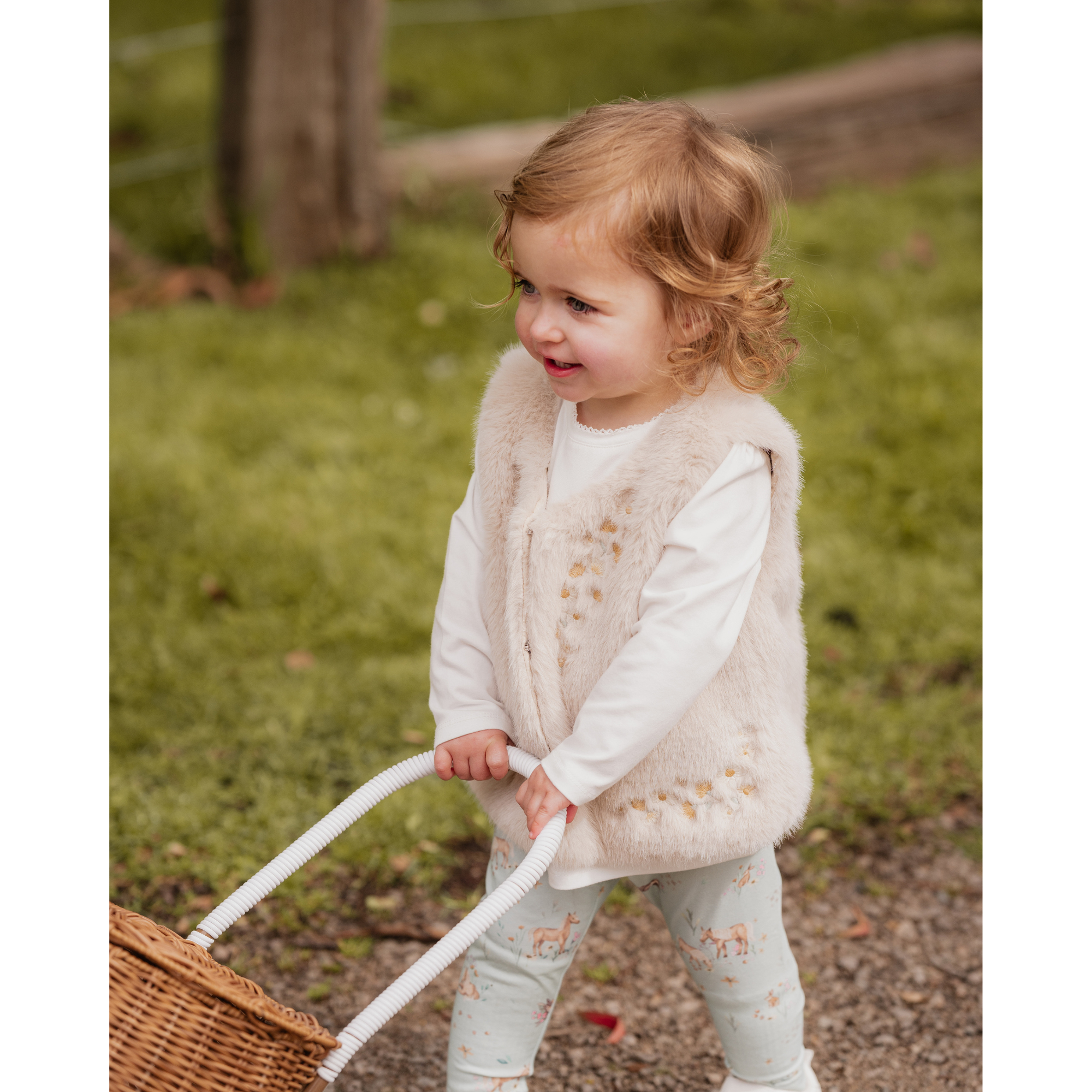 Bebe Winnie emb. Faux fur vest - Natural