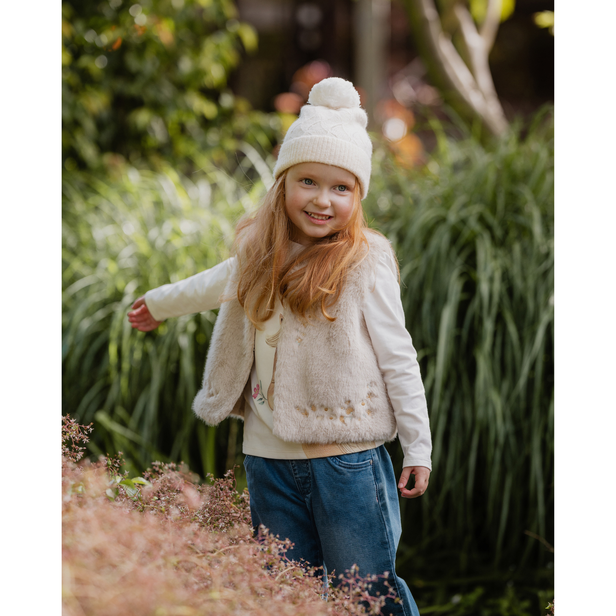 Bebe Winnie emb. Faux fur vest - Natural