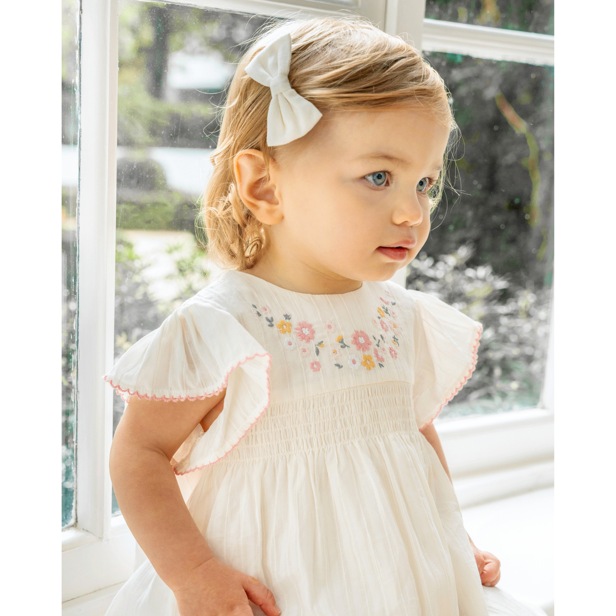 Bebe Willa Embroidery Dress - Cream