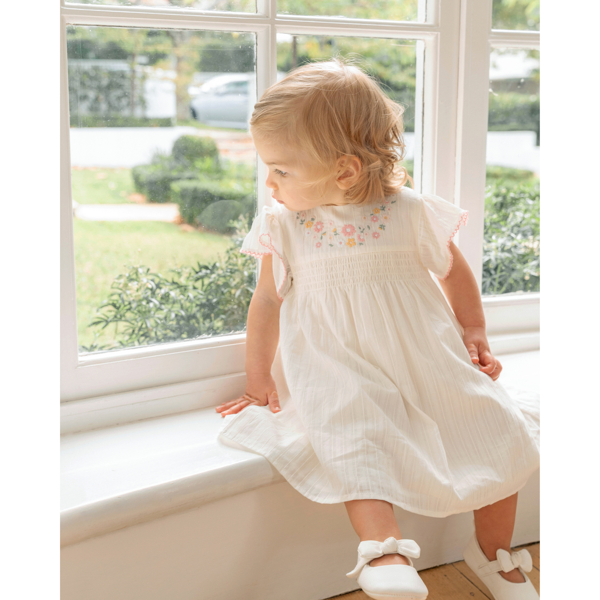 Bebe Willa Embroidery Dress - Cream