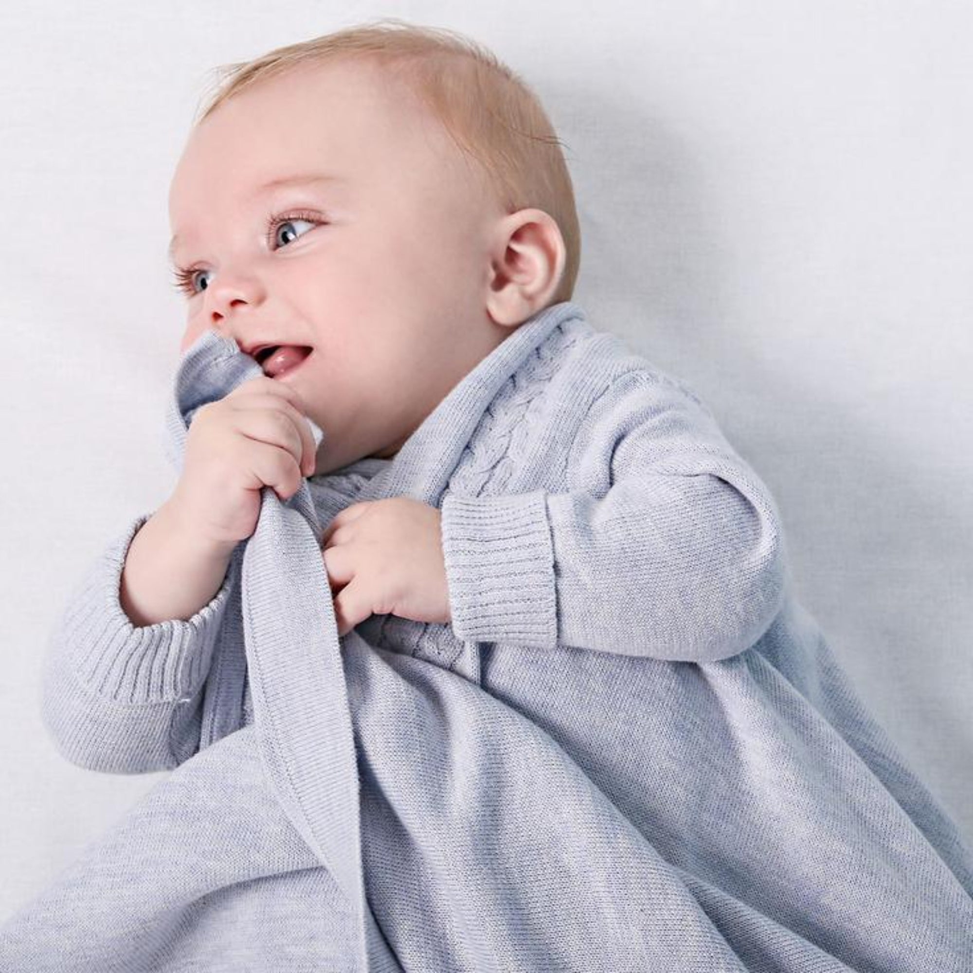 Jujo Shwrap All Over Cable - Pale Blue Melange - Baby Wrap - Jujo