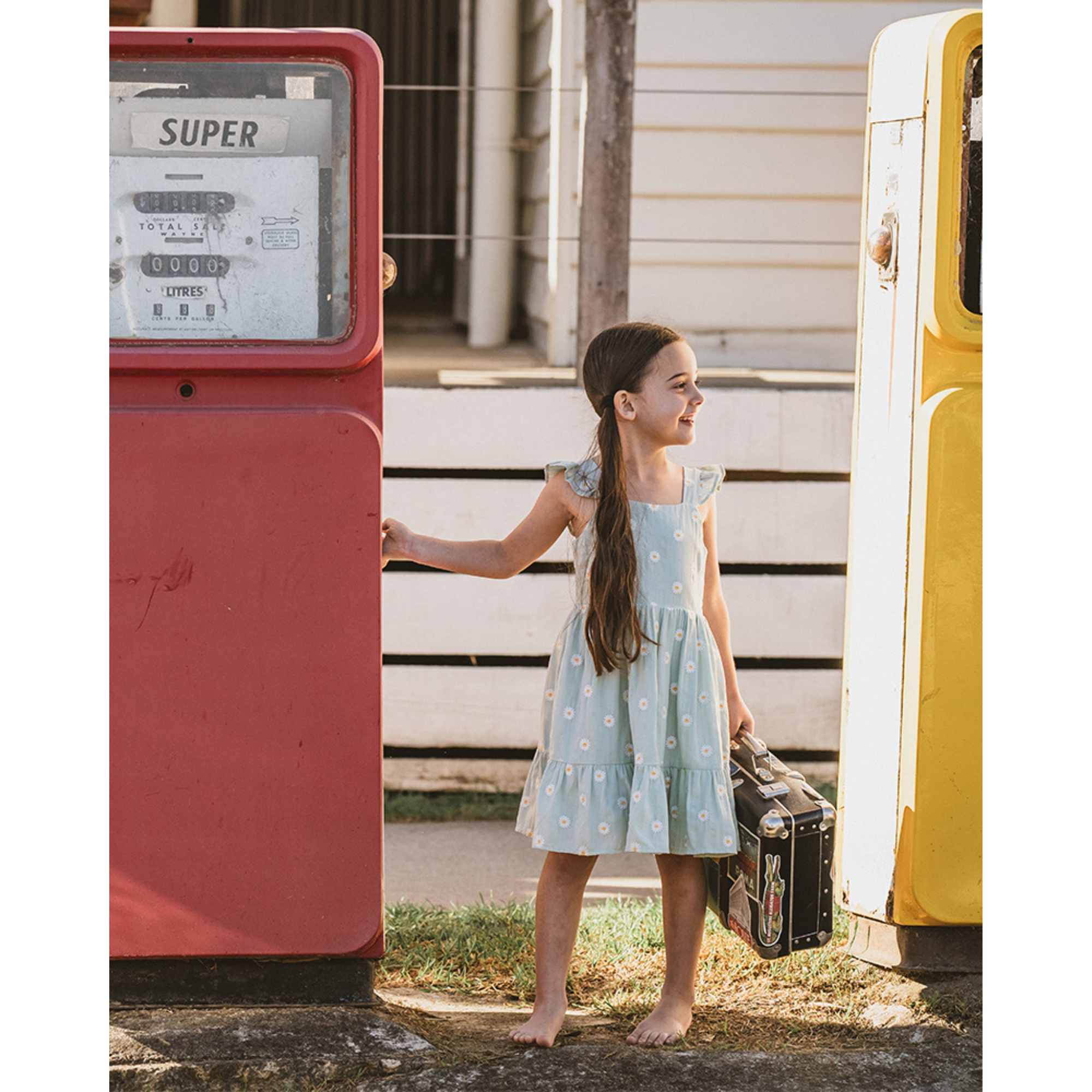 Bebe Tess Emb. Daisy Dress - Pale Mint