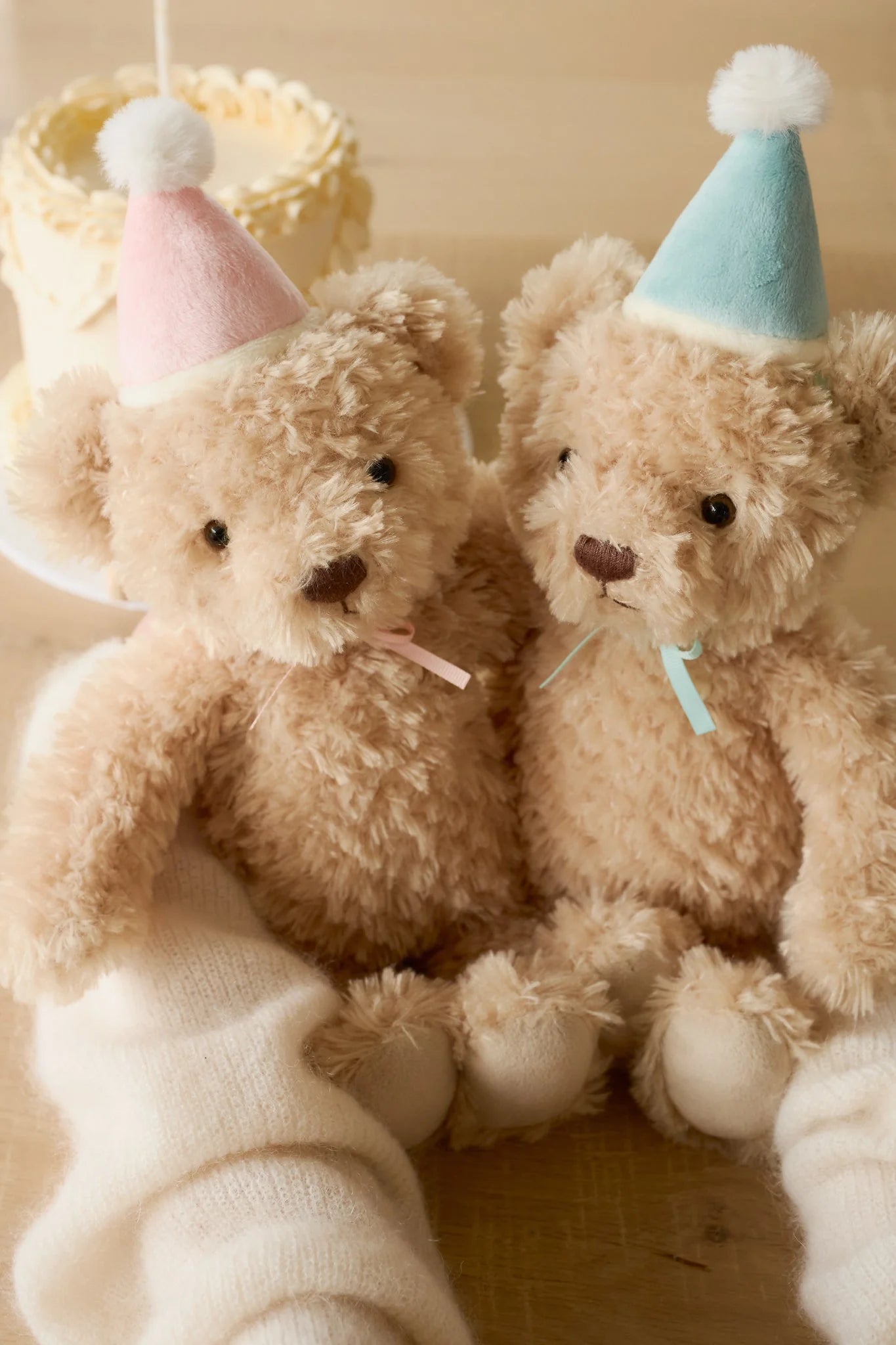 Snuggle Bunnies - Birthday Arthur - Sky