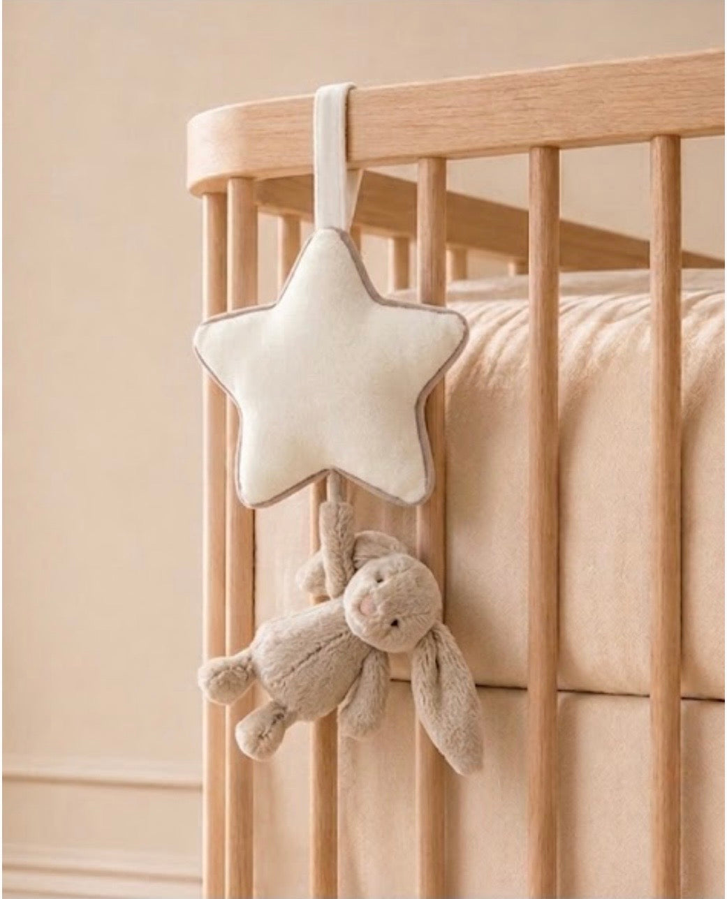 Jellycat Bashful Beige Bunny Musical Pull