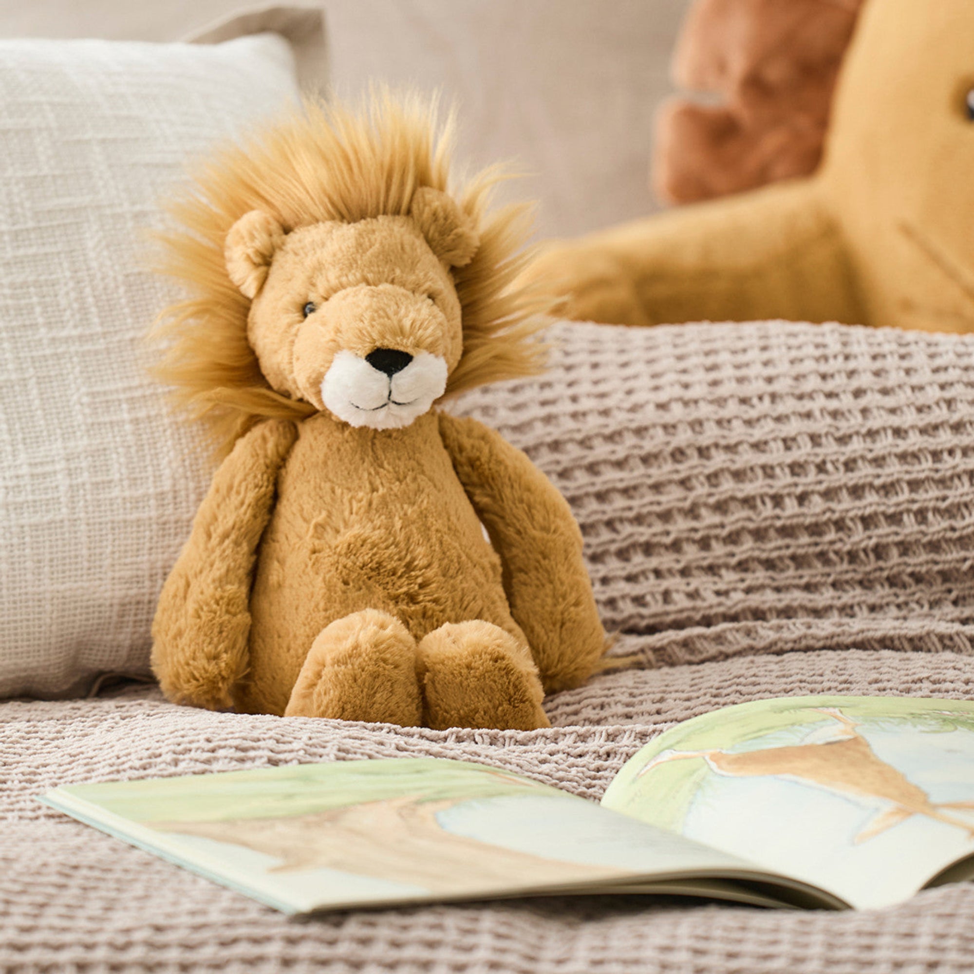 Jellycat Bashful Medium Lion