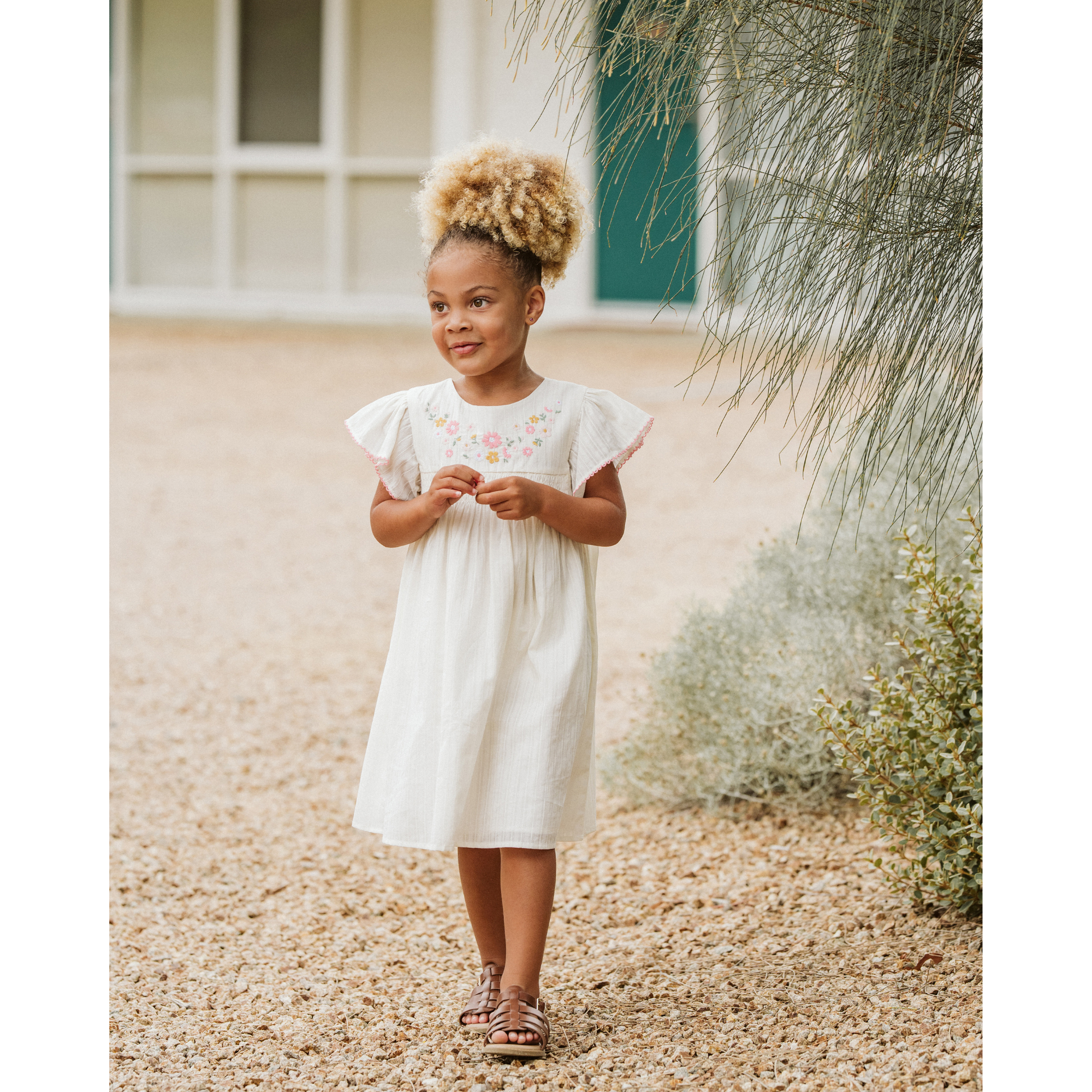 Bebe Willa Embroidery Dress - Cream