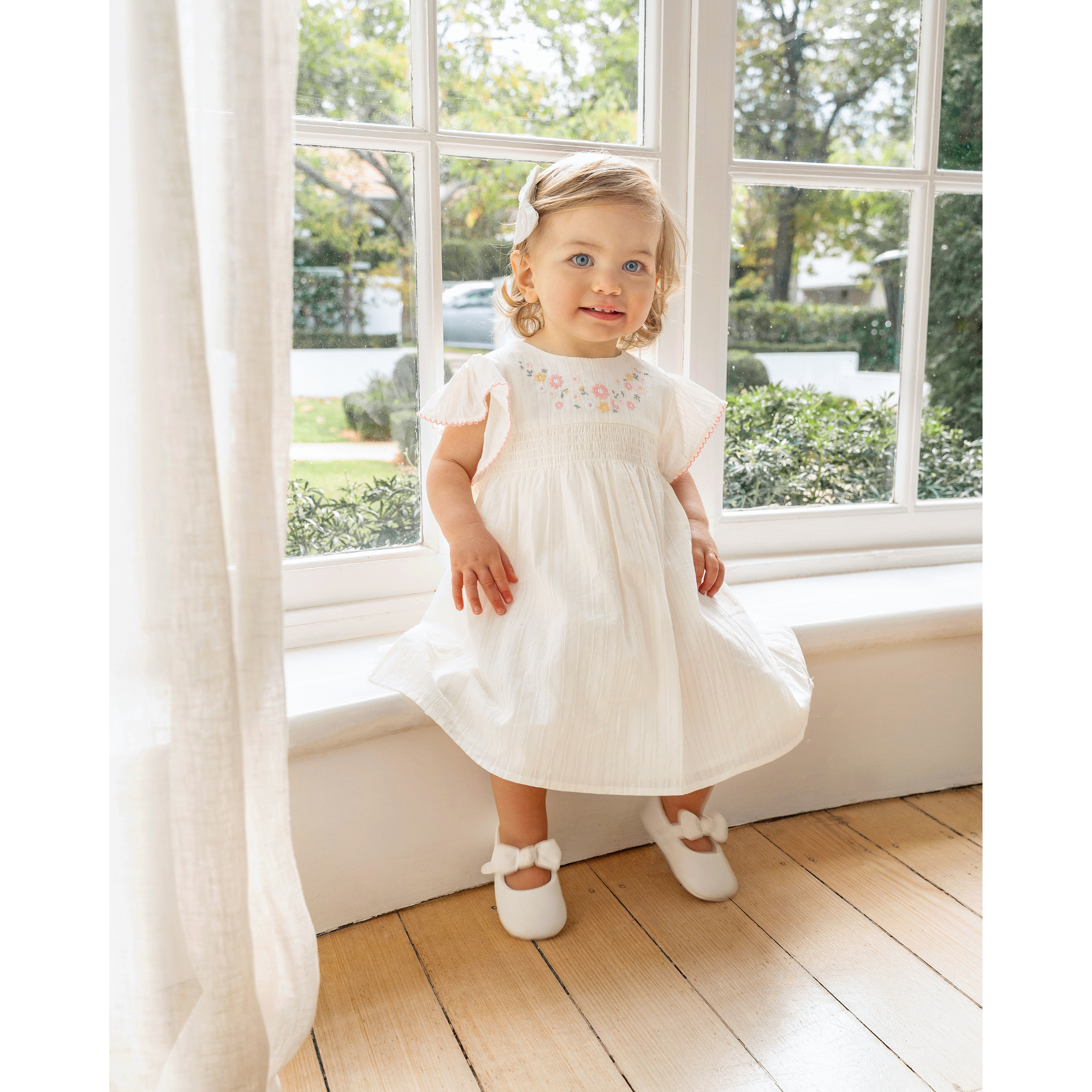 Bebe Willa Embroidery Dress - Cream