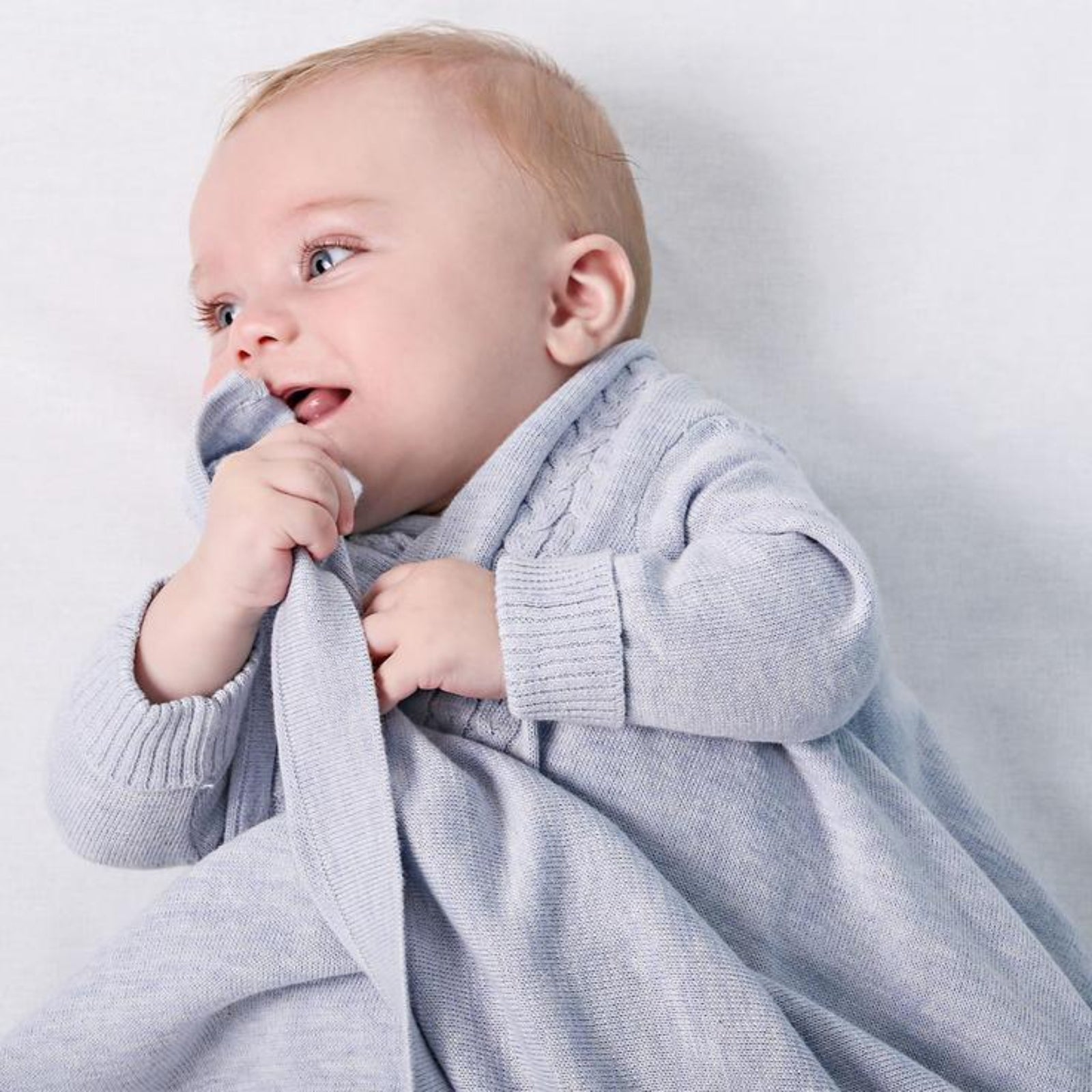 Jujo Shwrap All Over Cable - Pale Blue Melange - Baby Wrap - Jujo